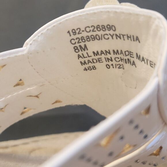 BRAND CLIFFS by White MOUNTAIN WOMEN CYNTHIA DRESSY FLORAL  DESIGN THONG SANDAL - Picture 13 of 14